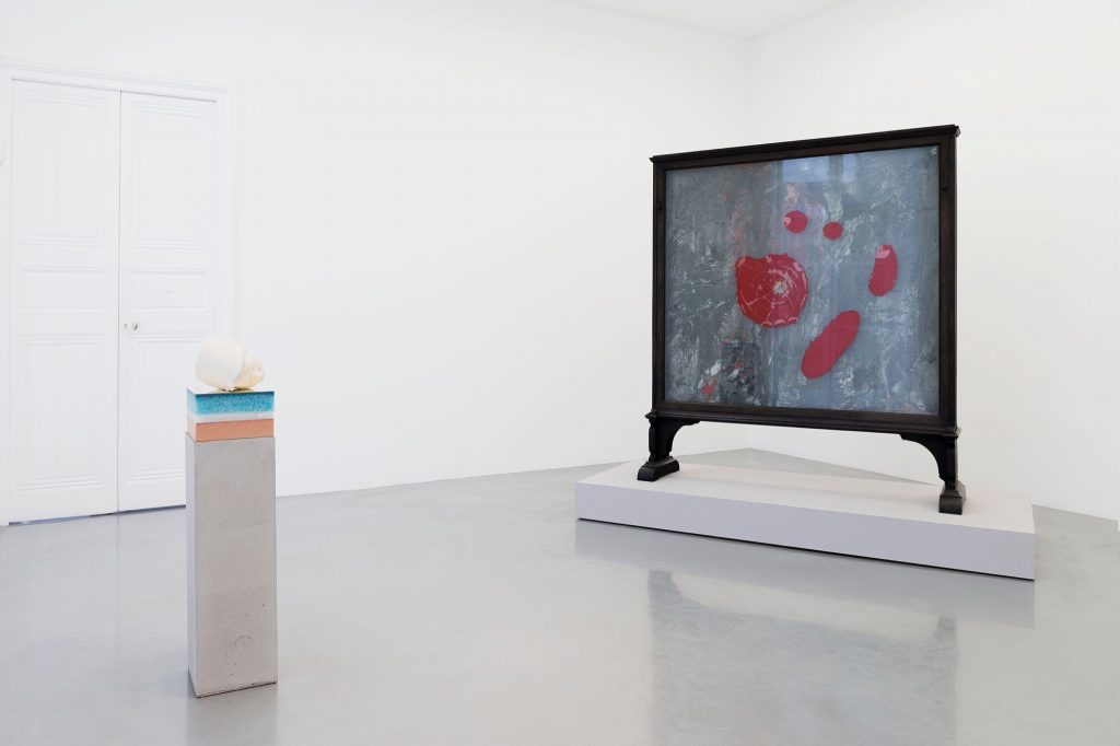 Vue de l'exposition "The Laws of Reversed Efforts" de Bharti Kher, Courtesy Galerie Perrotin